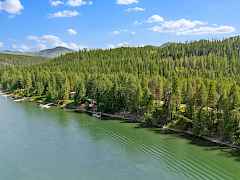 1700 ft of Riverfront 1700 ft of Riverfront