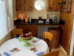 Breakfast nook3